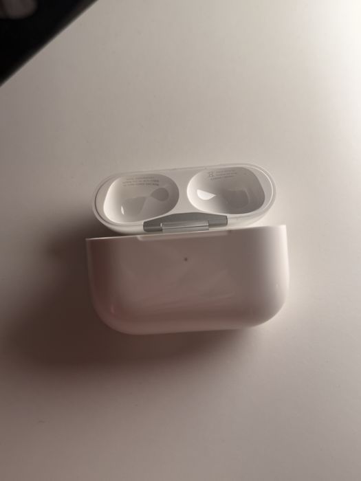 oryginalne etui ladujace airpods pro 2