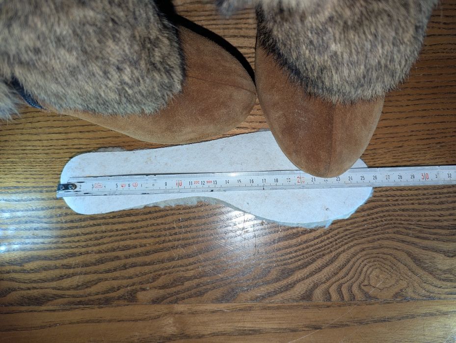 Жіночі зимові черевики Grossi на танкетці з натуральної замші і хутра.