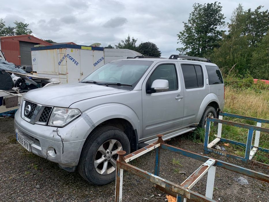 Nissan Pathfinder 2010року