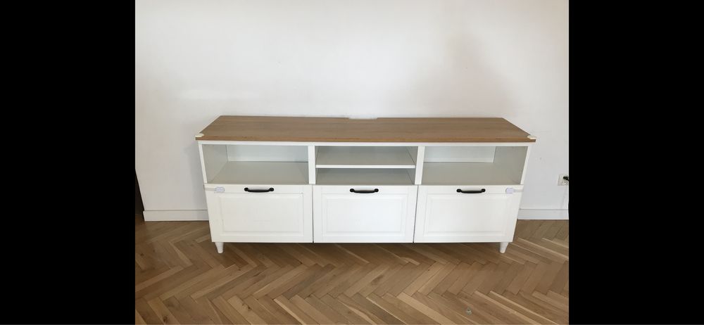 Piekna szafka RTV IKEA