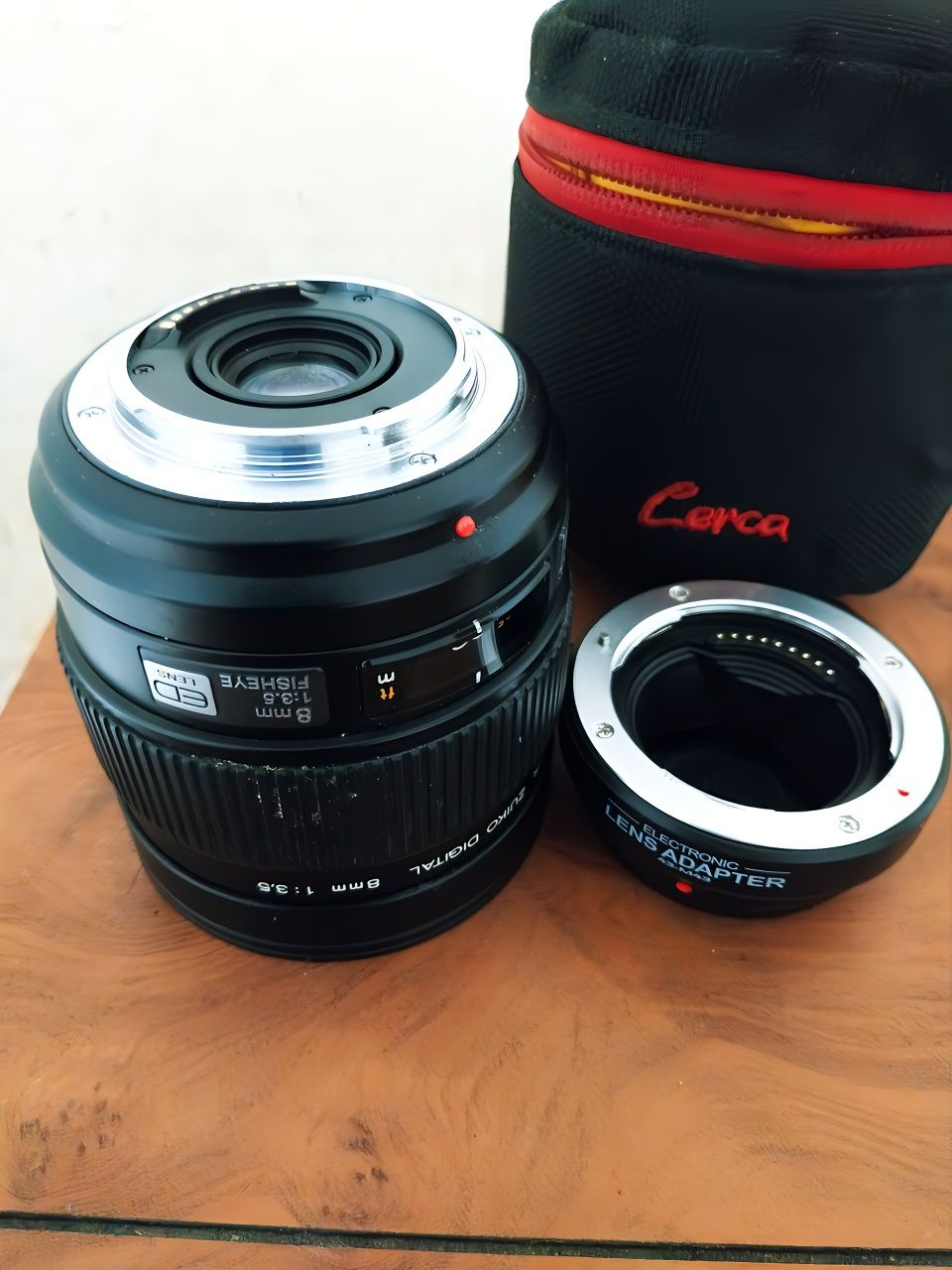 Olympus Zuiko 8mm f/3.5 ED Fisheye автофокусный про Об'ектив 4/3