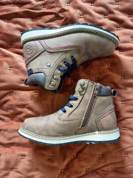 Botas menino castanho