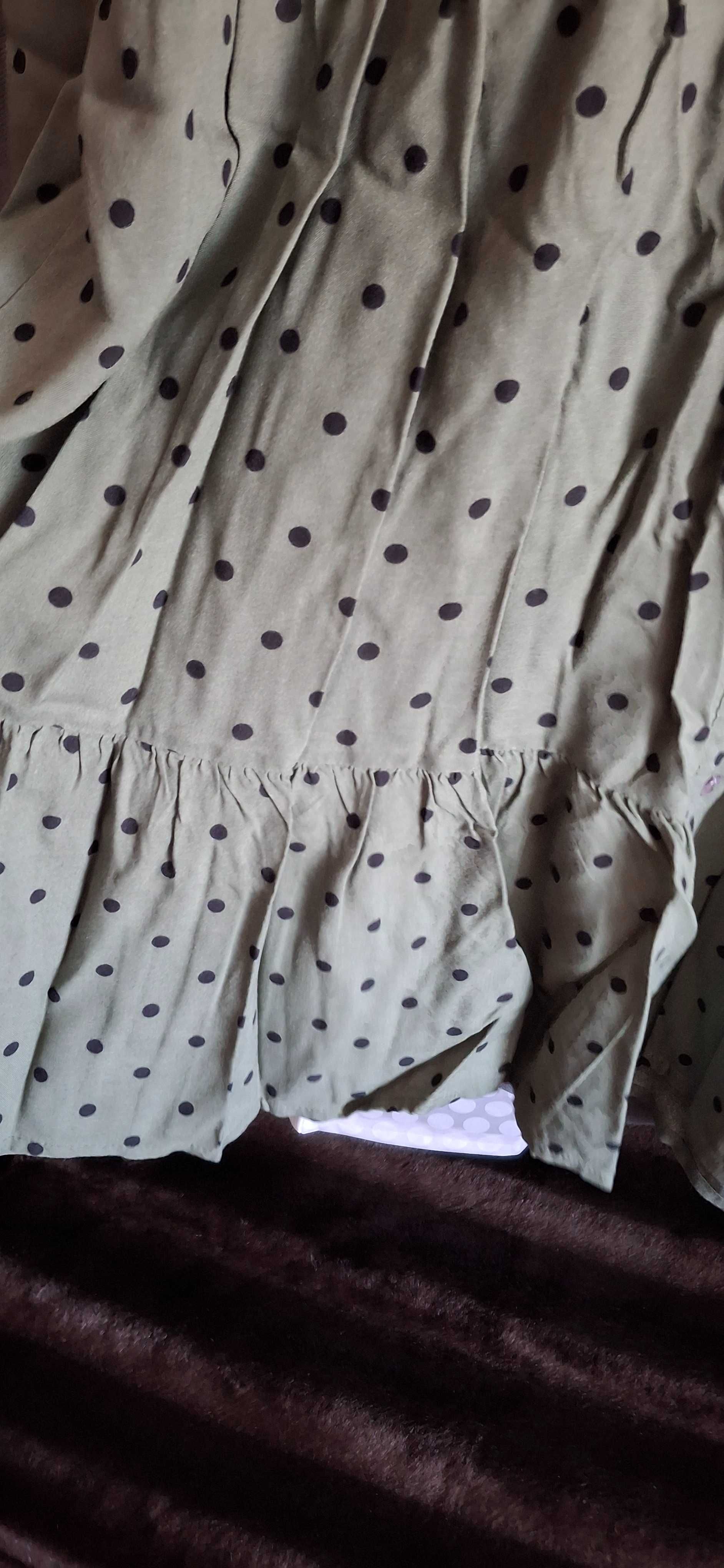 Vestido curto com bolinhas