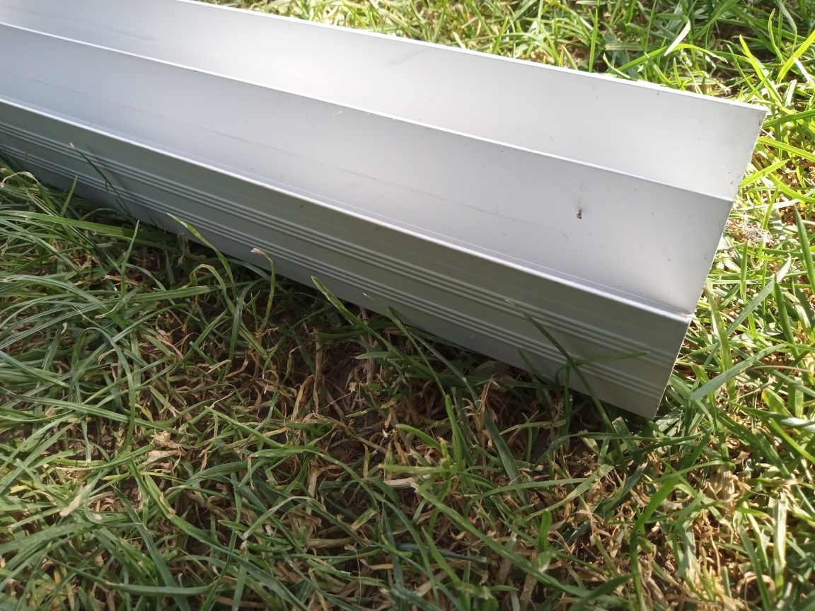 Profil aluminiowy do drzwi przesuwnych 200*8 cm
