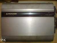 Amplificador Auto Pioneer Class A GM-X904 600w