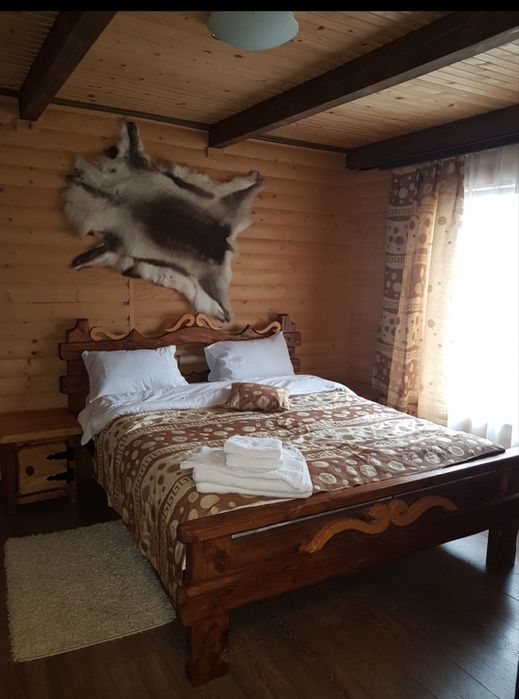 Будинок 200м2 зі зрубу в Буковелі (Поляниця) з ремонтом та меблями.