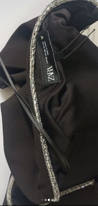 Niezmiernie piękny i okazały top Zara w kolorze czarnym