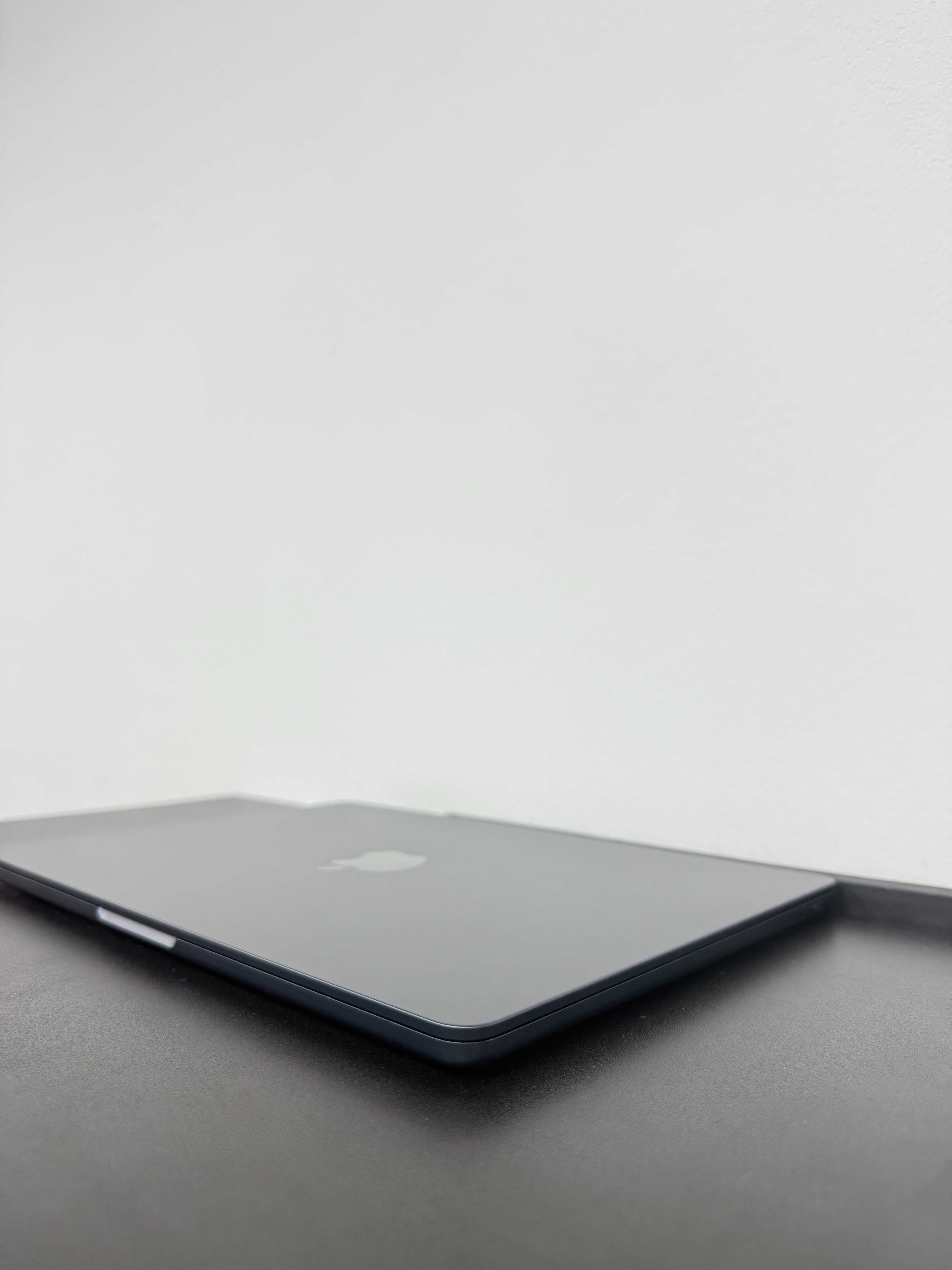 MacBook Air 2022 (M2 /8 gb/256 gb)  Офіційна Гарантія/ 55132SV