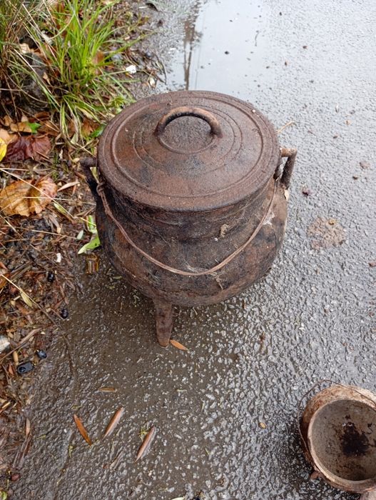 Vendo esta panela de 20 litros muita bonita bom estado