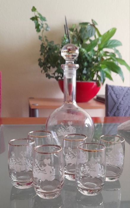 Serviço  de vinho fino  com garrafa