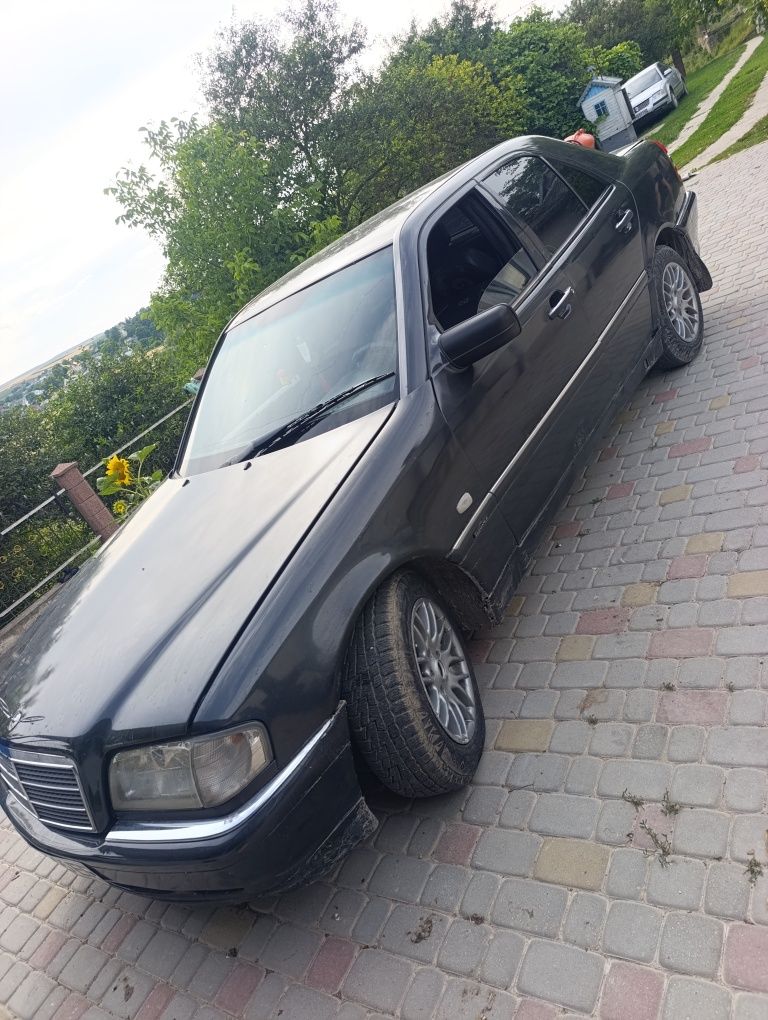 Мерседес 202 1.8 бенз 1999 р