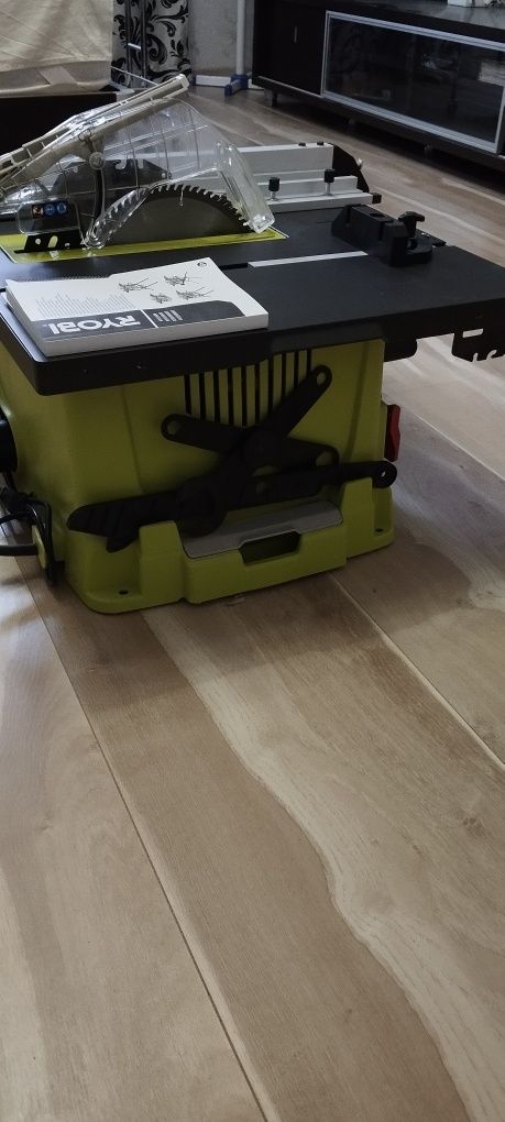 Распиловочный настольный станок Ryobi 1800G , настольный