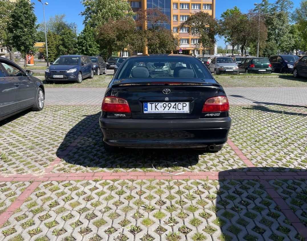 Toyota Avensis 2002, 2.0 benzyna 149 KM, 300 tys. km