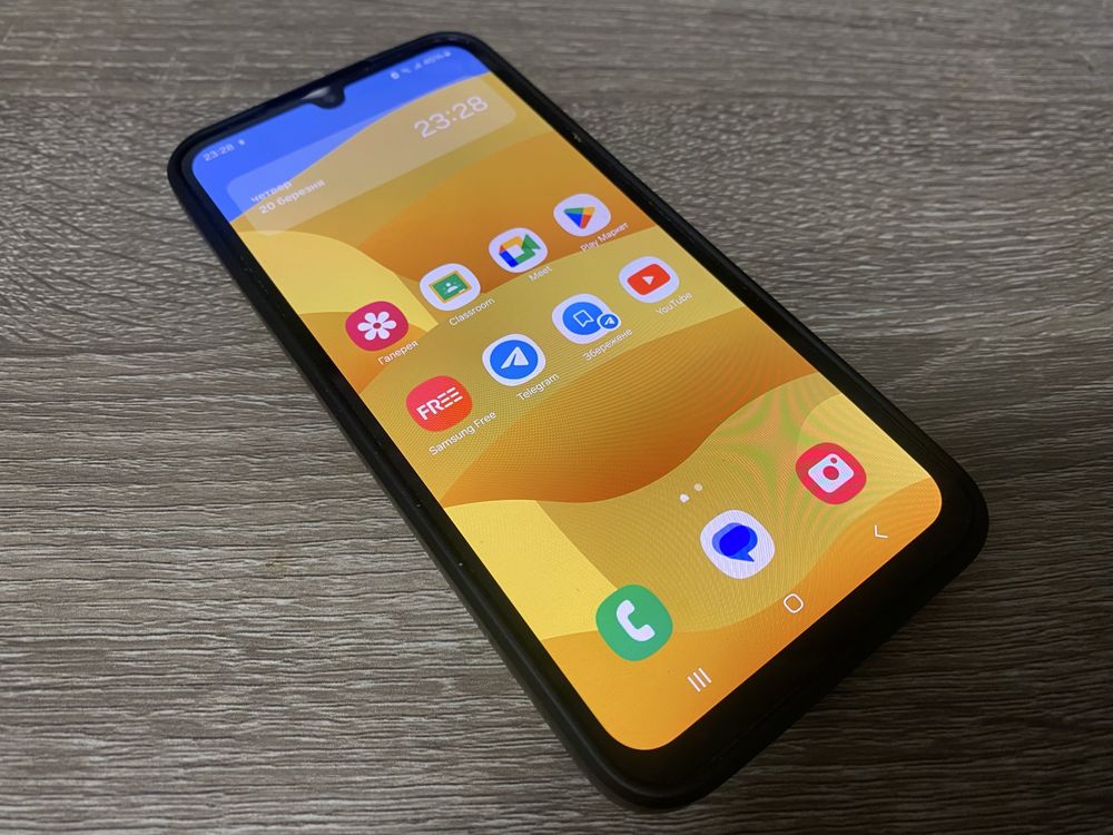 ТЕРМІНОВО продам смартфон Samsung Galaxy A15