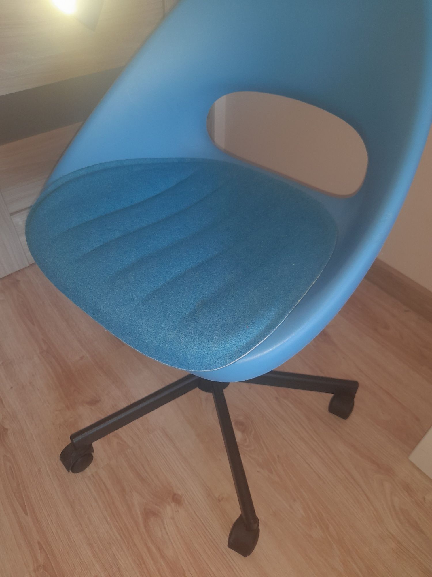 IKEA krzesło obrotowe niebieskie z podkładką niebieską j. Nowe