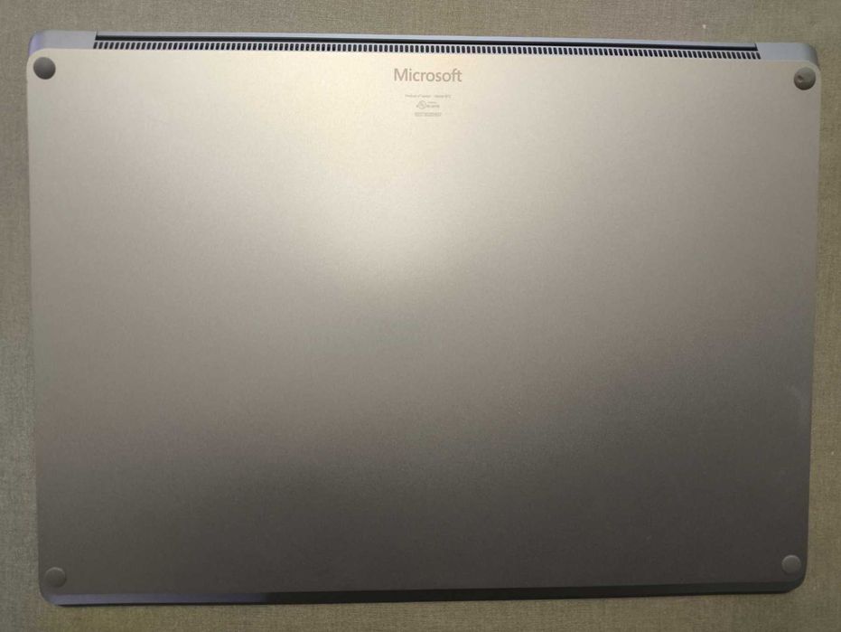 Microsoft Surface Laptop 3 15" Intel i5, 8 RAM, 256 SSD, 2496x1664