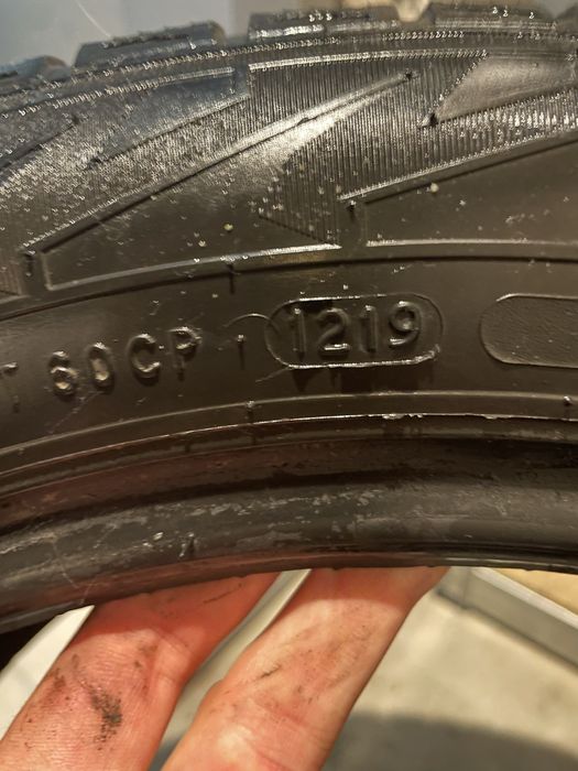 Шини зимові Nokian Notdmand RS2 94 R XL ( 205/55/60/R16