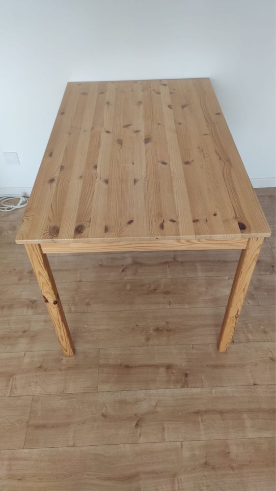 Mesa em madeira Pinus