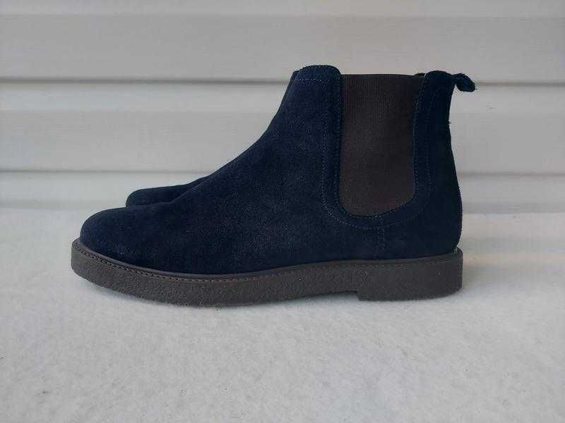 Чоловічі замшеві черевики челсі zara