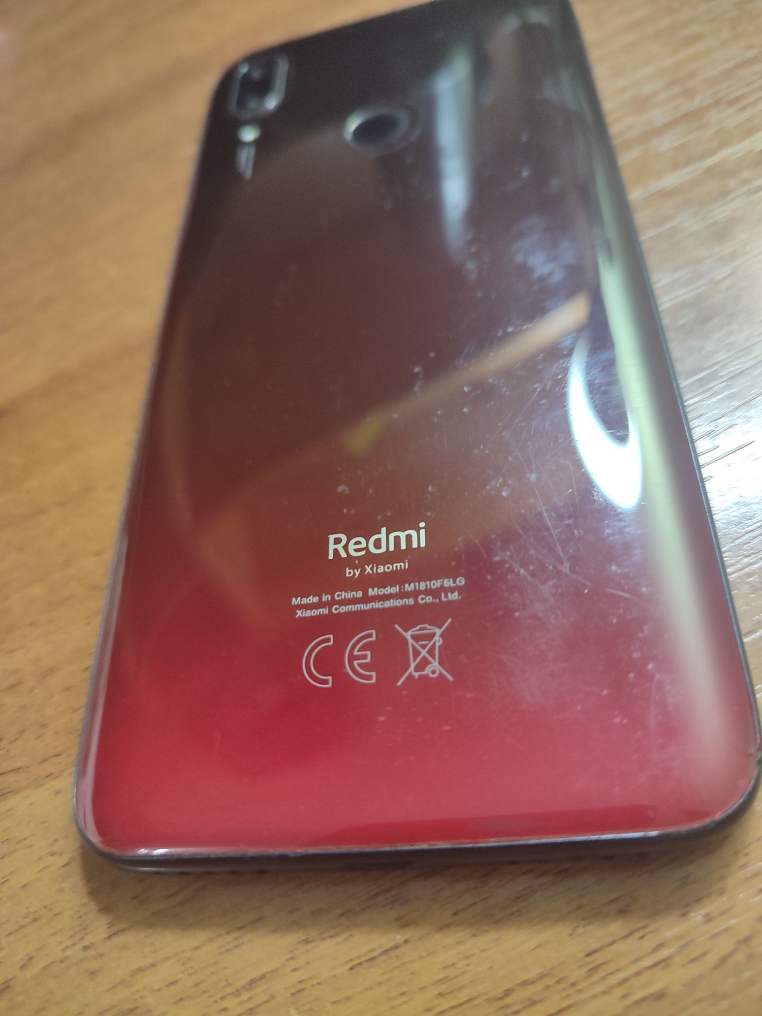 Продам телефон xiaomi redmi 7 3/32