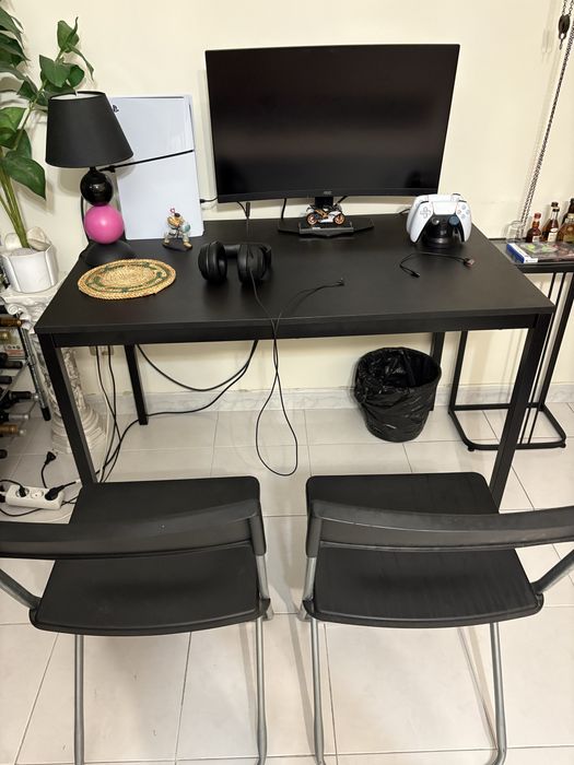 Vendo Mesa + Cadeiras