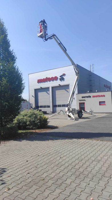 Podnośnik koszowy przegubowo-teleskopowy na przyczepie 17m.
