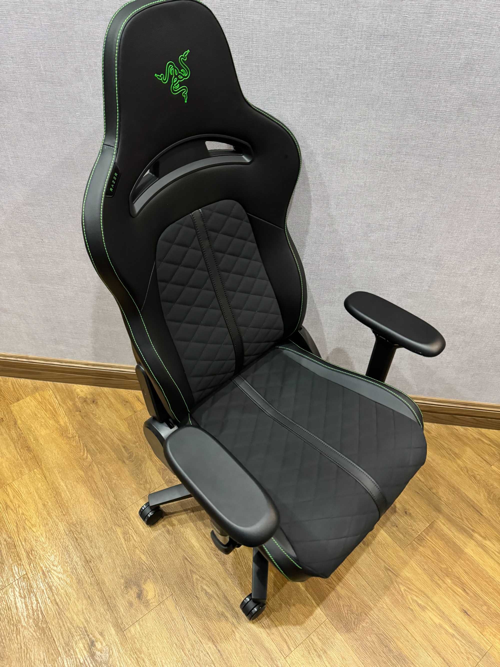 Игровое кресло Razer Enki Green