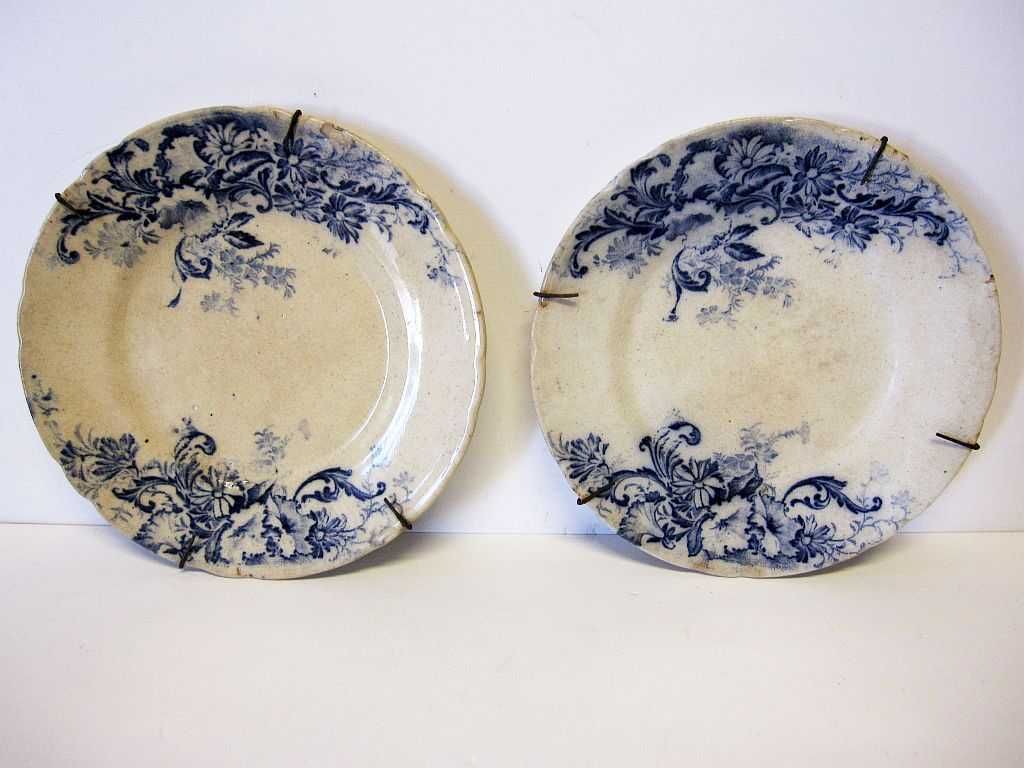 2 pequenos antigos pratos de parede em porcelana europeia - 15,5 cm