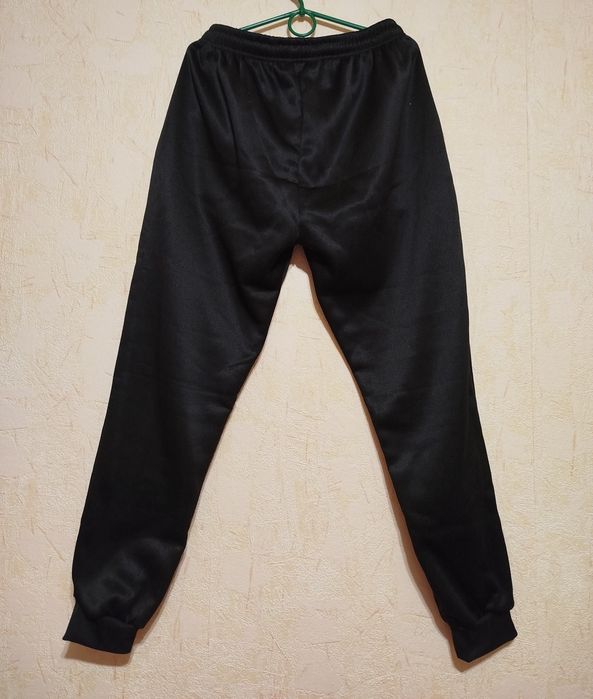 Чорні спортивні штани недорого