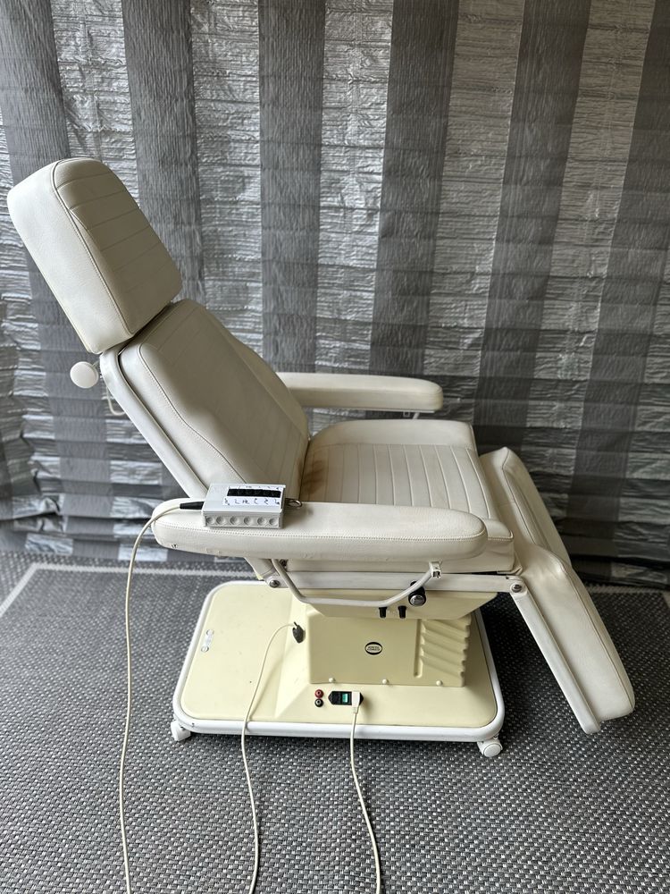 Fotel kosmetyczny elektrycznie sterowany