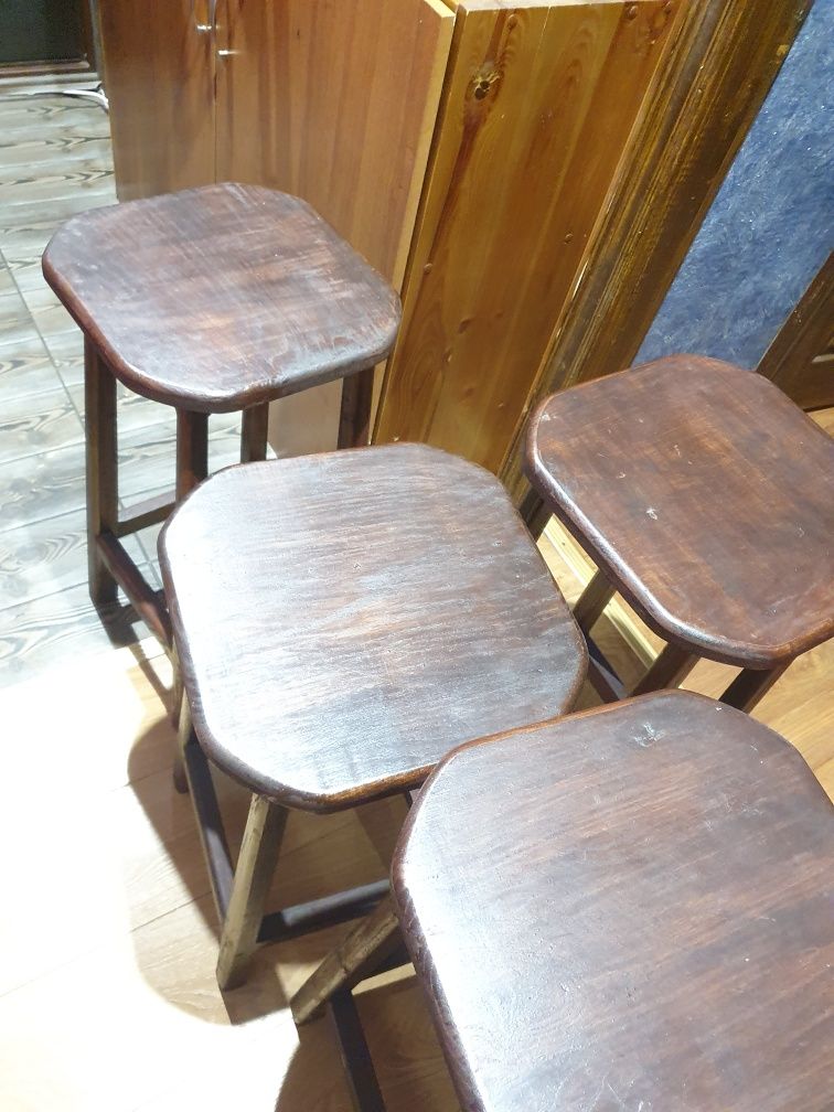 Продам барні стільці з дуба ручної роботи