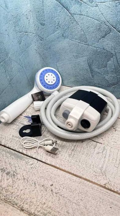 Потративний туристичний  душ на акумуляторі душ походный с помпой