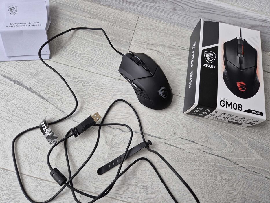 як нова. ігрова мишка MSI Clutch GM08 з регулюванням ваги.