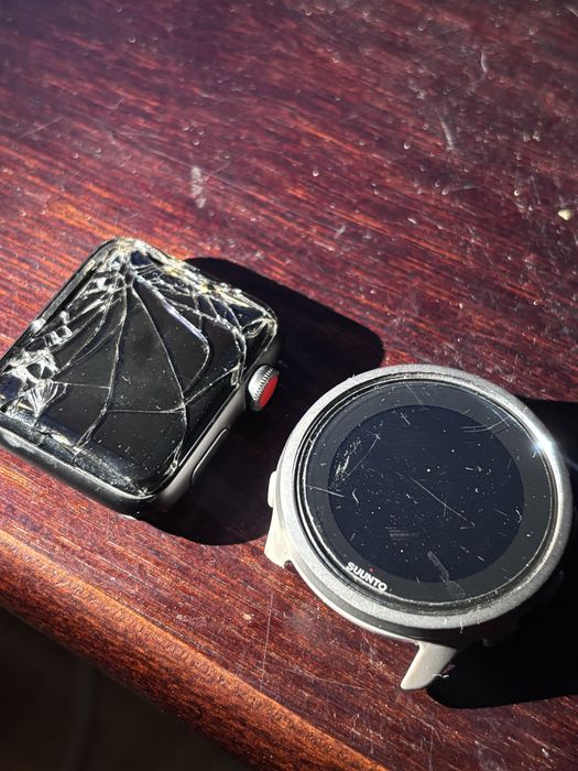 Sprzedam dwa zegarki uszkodzone aplle watch i suunto 5 peak