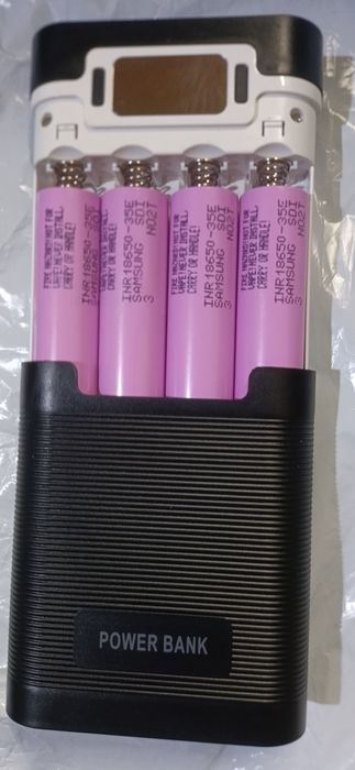 PowerBank (Пауер банк) із змінними літій-іонними акумуляторами.18650