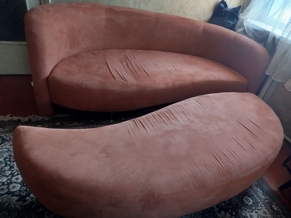 Диван круглый раскладной.
