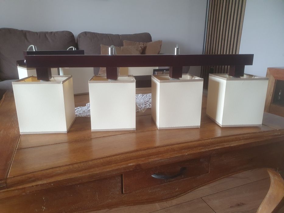 Trzy lamy sufitowe salon  z żarówkami ledowymi