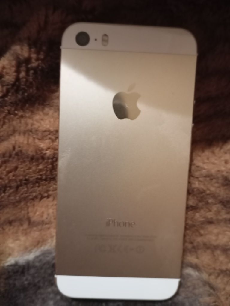 iPhone 5 в хорошому состоянии