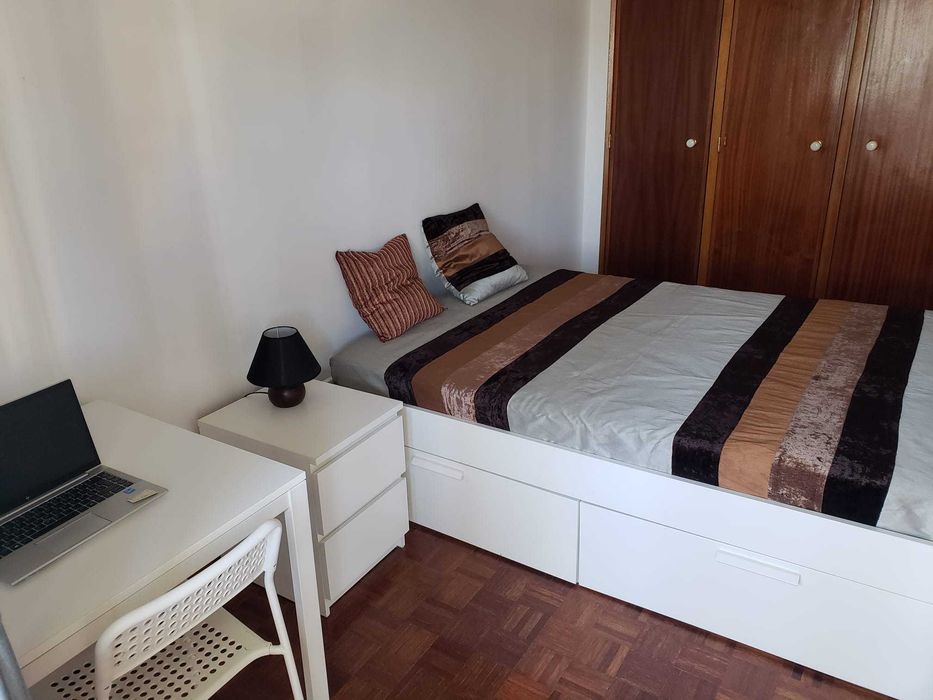 Quarto Arrendar, Despesas incl, Aceita animais pequenos, Lumiar-LISBOA