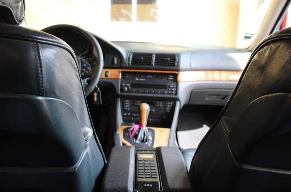 BMW E39 528iA _ Para Peças