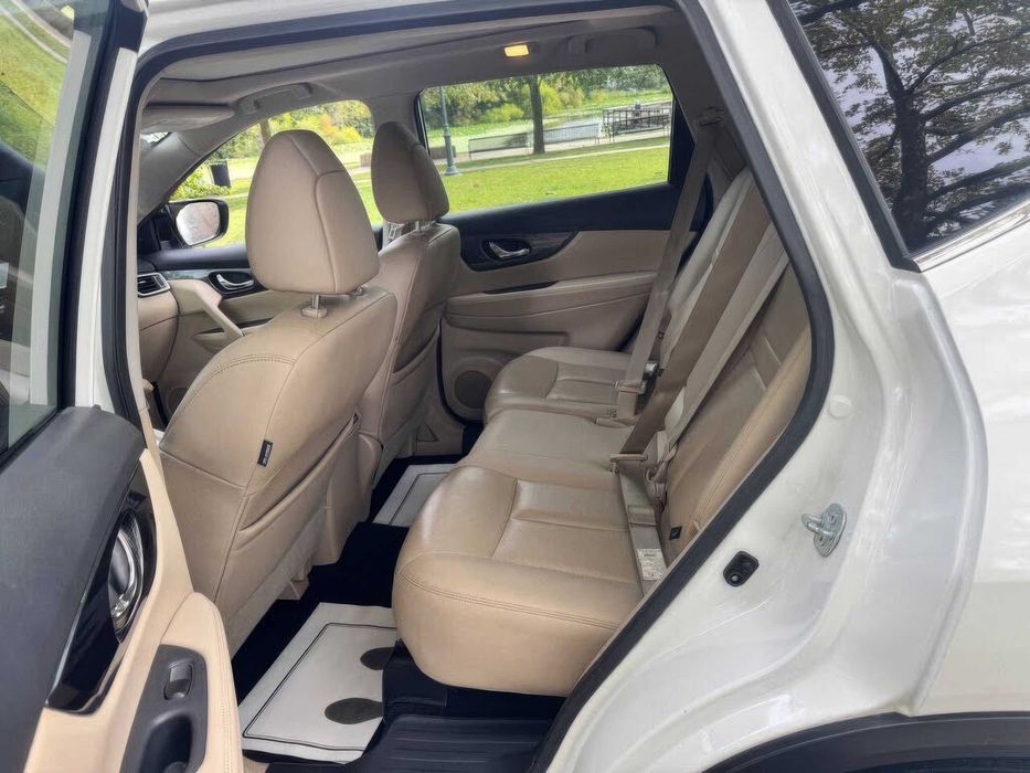 Nissan Rogue SL      2016