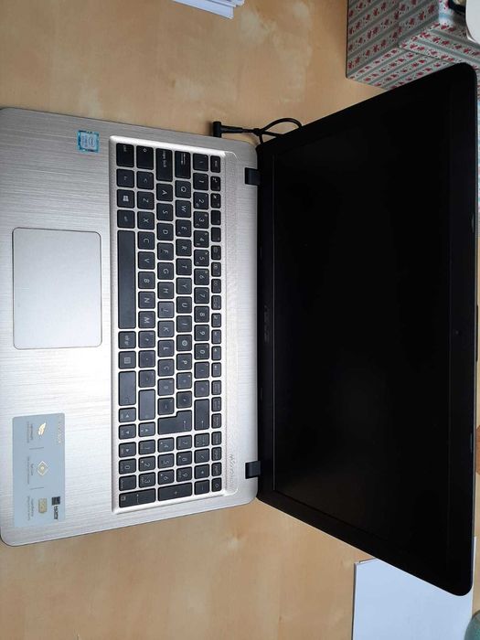 Vendo PC ASUS de 2024