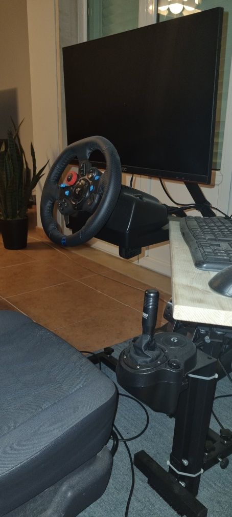 Simulador completo g29 aoc 144hz