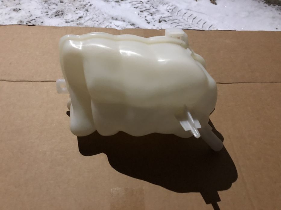 Бачок омывателя, расширительный Ford Fusion USA 13-19 (Фьюжн)