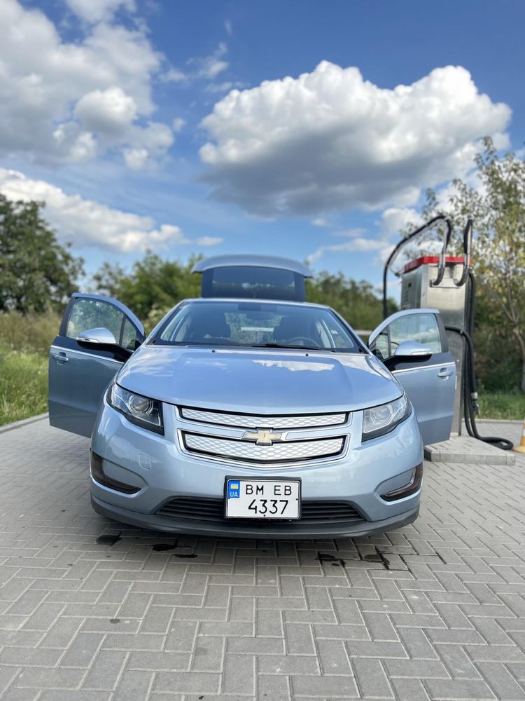 Продам Chevrolet volt 1.4 2013