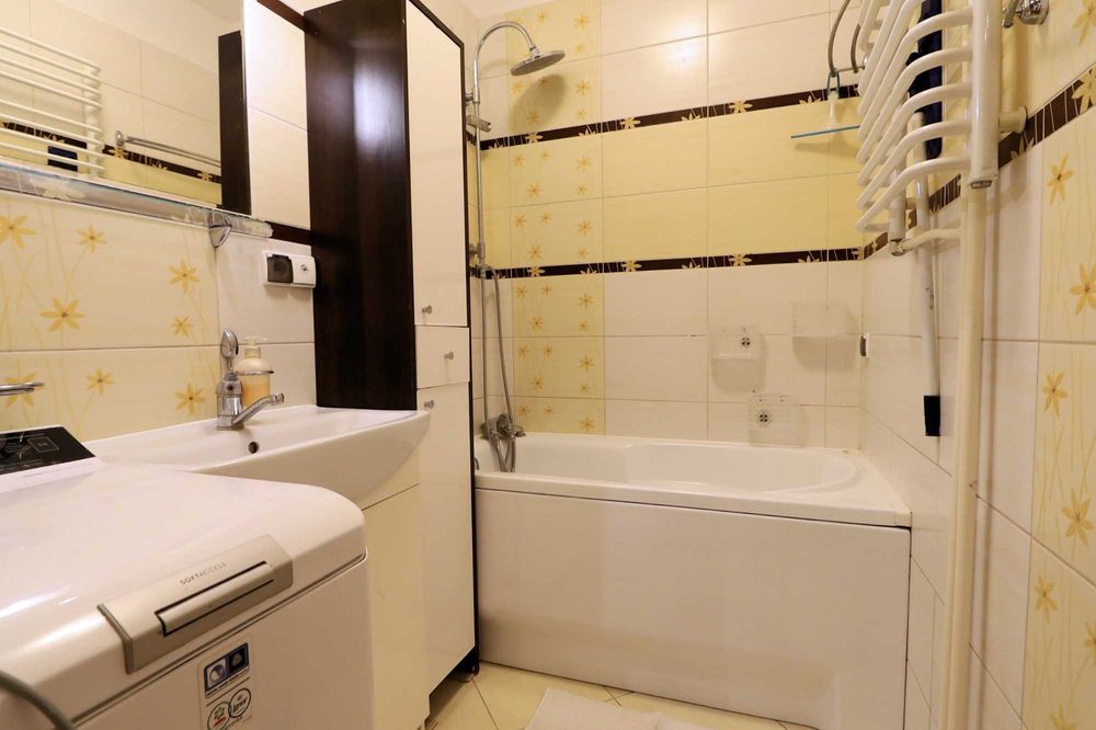 ul.STARZYŃSKIEGO/ 4 pokoje / po remoncie / dużo szaf / tereny zielone