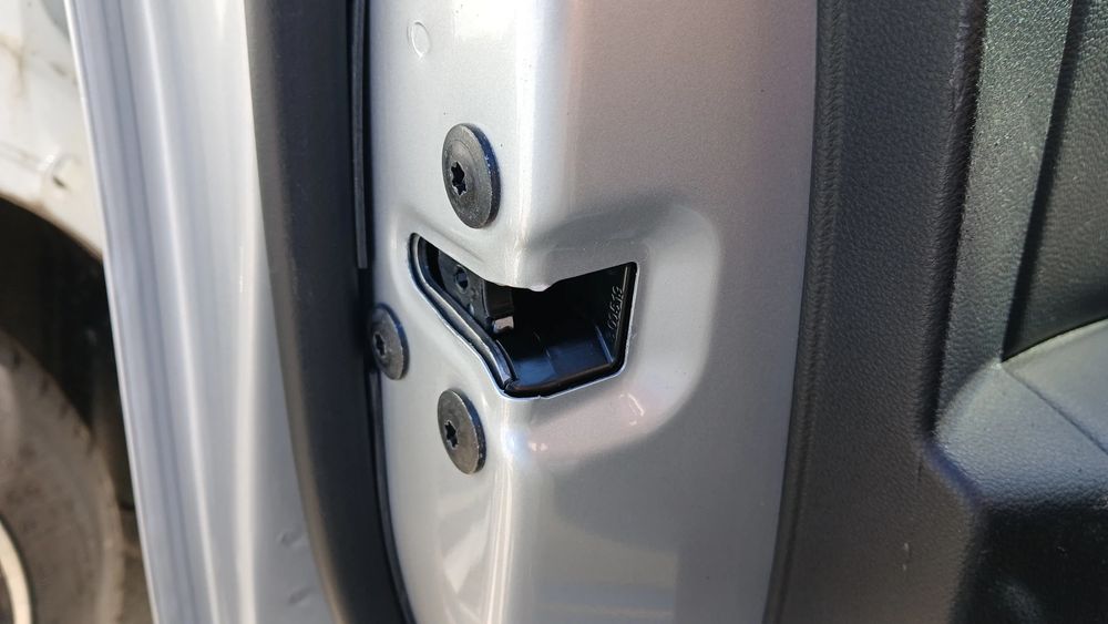 Fechadura / fecho porta frente esquerdo RENAULT Clio V (BF_)