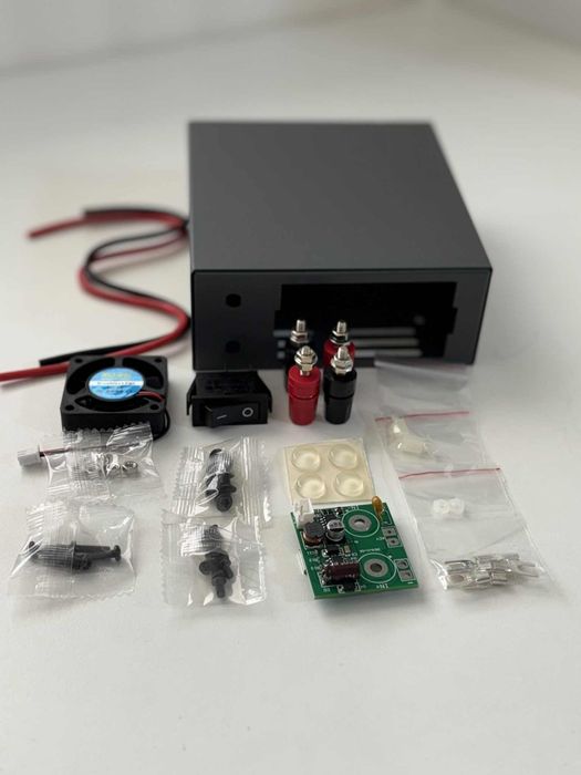 Obudowa metalowa z zestawem montażowym