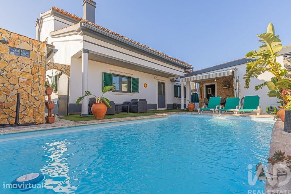 Casa / Villa T3 em Azeitão (São Lourenço e São Simão) de 244,00 m2