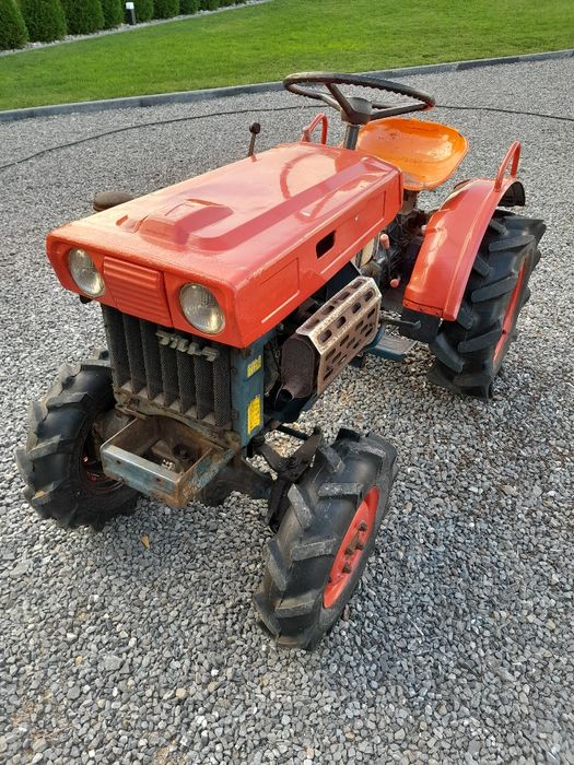 Traktor Traktorek ogrodowy Kubota b5000